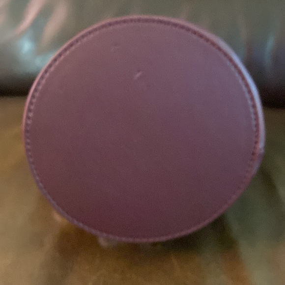 Samantha Vega bucket bag - Picture 8 of 8